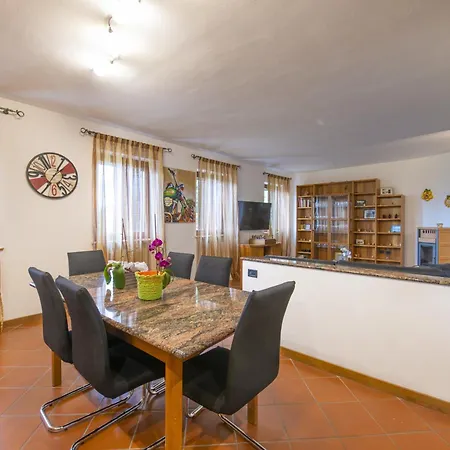 La Casa Rossa Tra E Montagna Garage Wi-fi Apartman