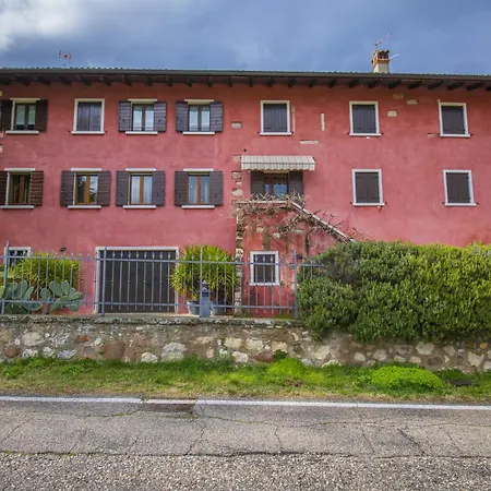 La Casa Rossa Tra E Montagna Garage Wi-fi アパート *