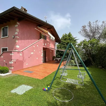 La Casa Rossa Tra E Montagna Garage Wi-fi アパート